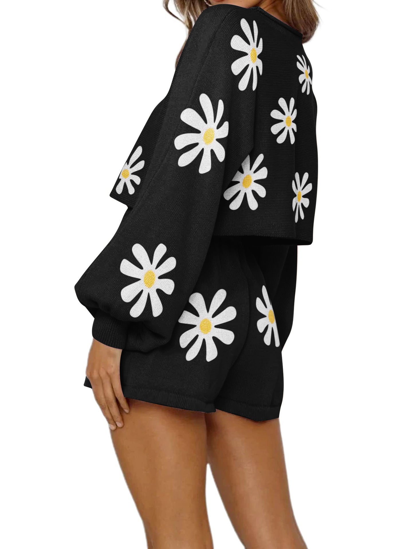 Women's Clothing Long-sleeved Sweater Shorts Loungewear Little Daisy Two-piece Set