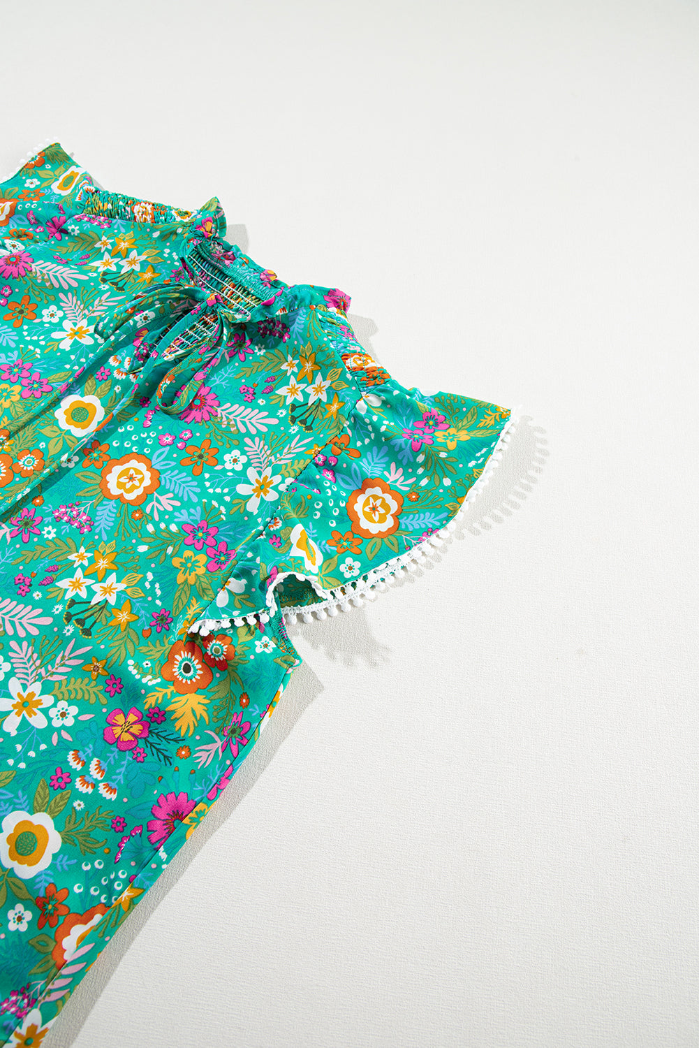 Green Lace Trim Flutter Sleeve Tropical Floral Blouse